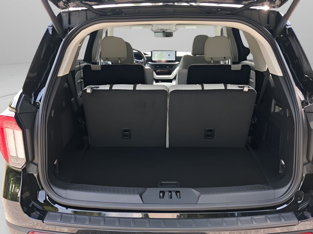 New 2026 Black Ford Platinum image 22