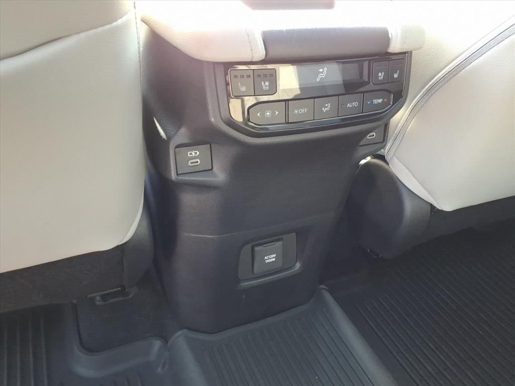 2024 Toyota Grand Highlander Platinum - Photo 15