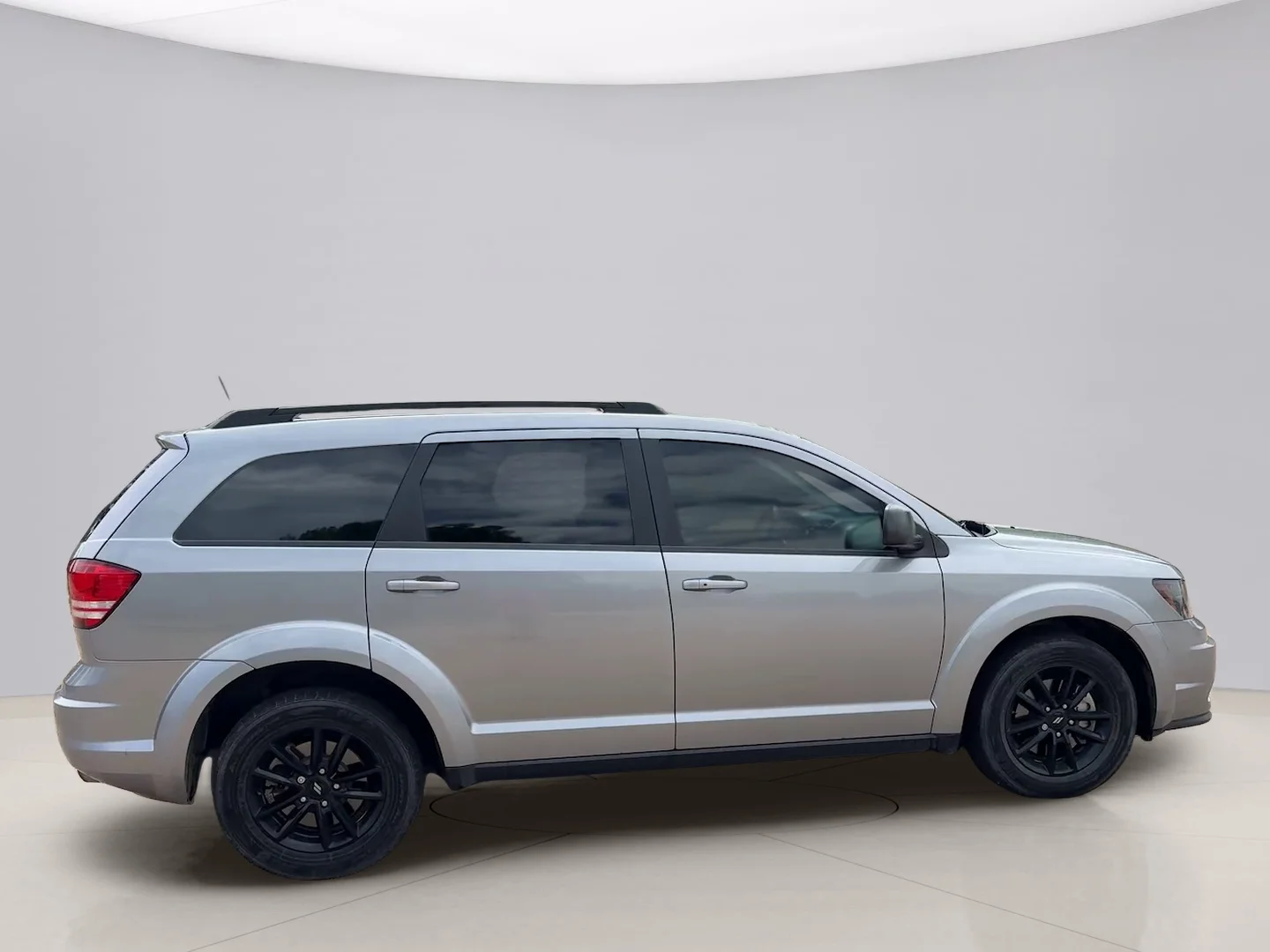 Used 2020 Gray Dodge SE image 6