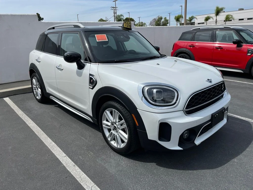 Used 2024 White Metallic MINI  image 12