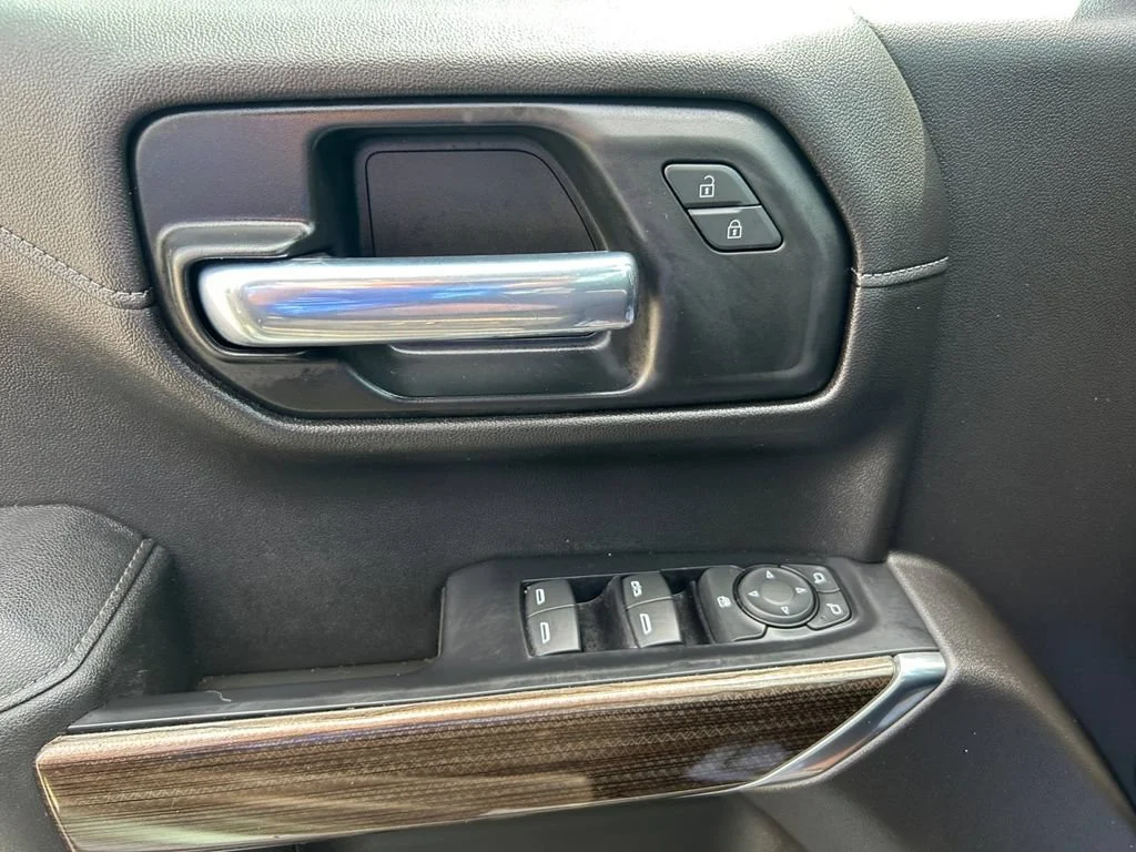 Used 2020 SATIN STEEL METALLIC Chevrolet RST image 28