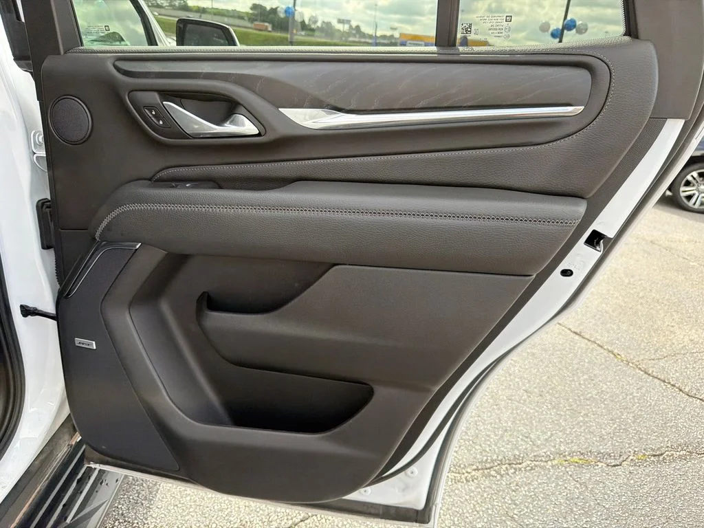 Used 2024 White GMC Denali image 16