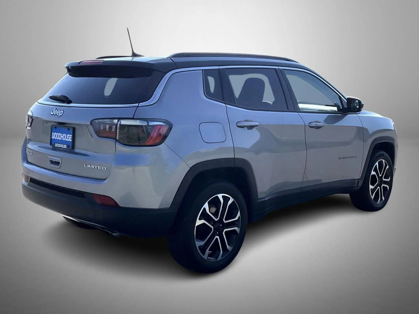 Used 2022 Silver Jeep Limited image 5