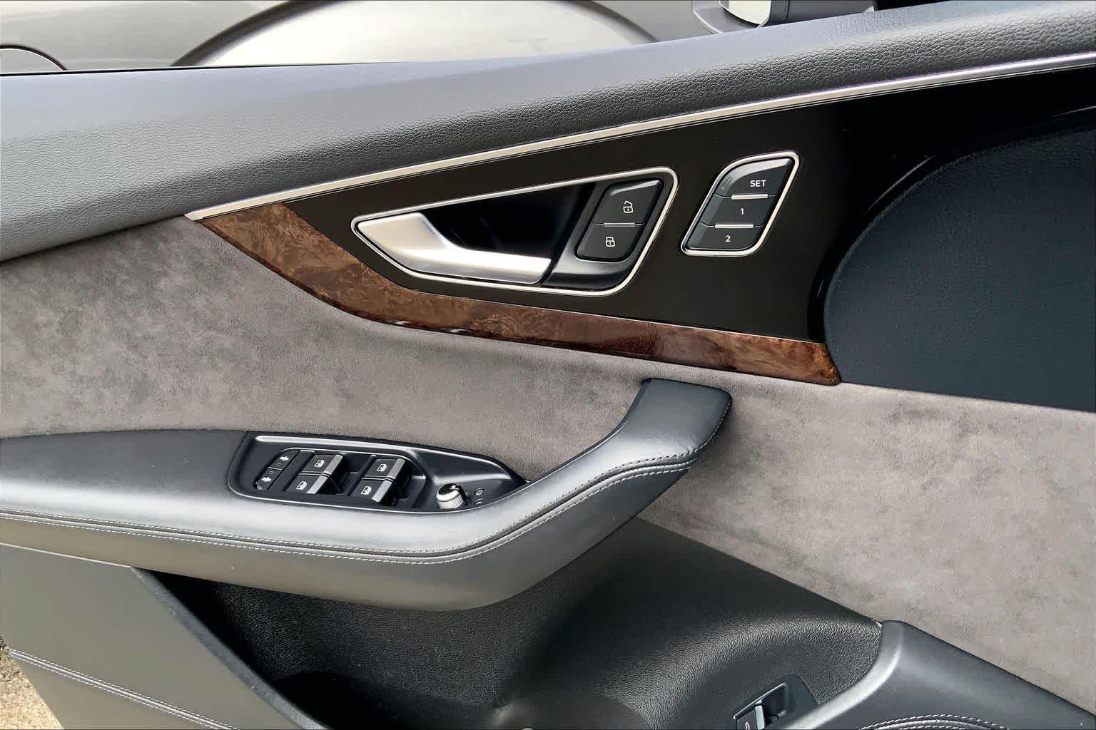 Used 2018 Graphite Gray Metallic Audi Prestige image 33
