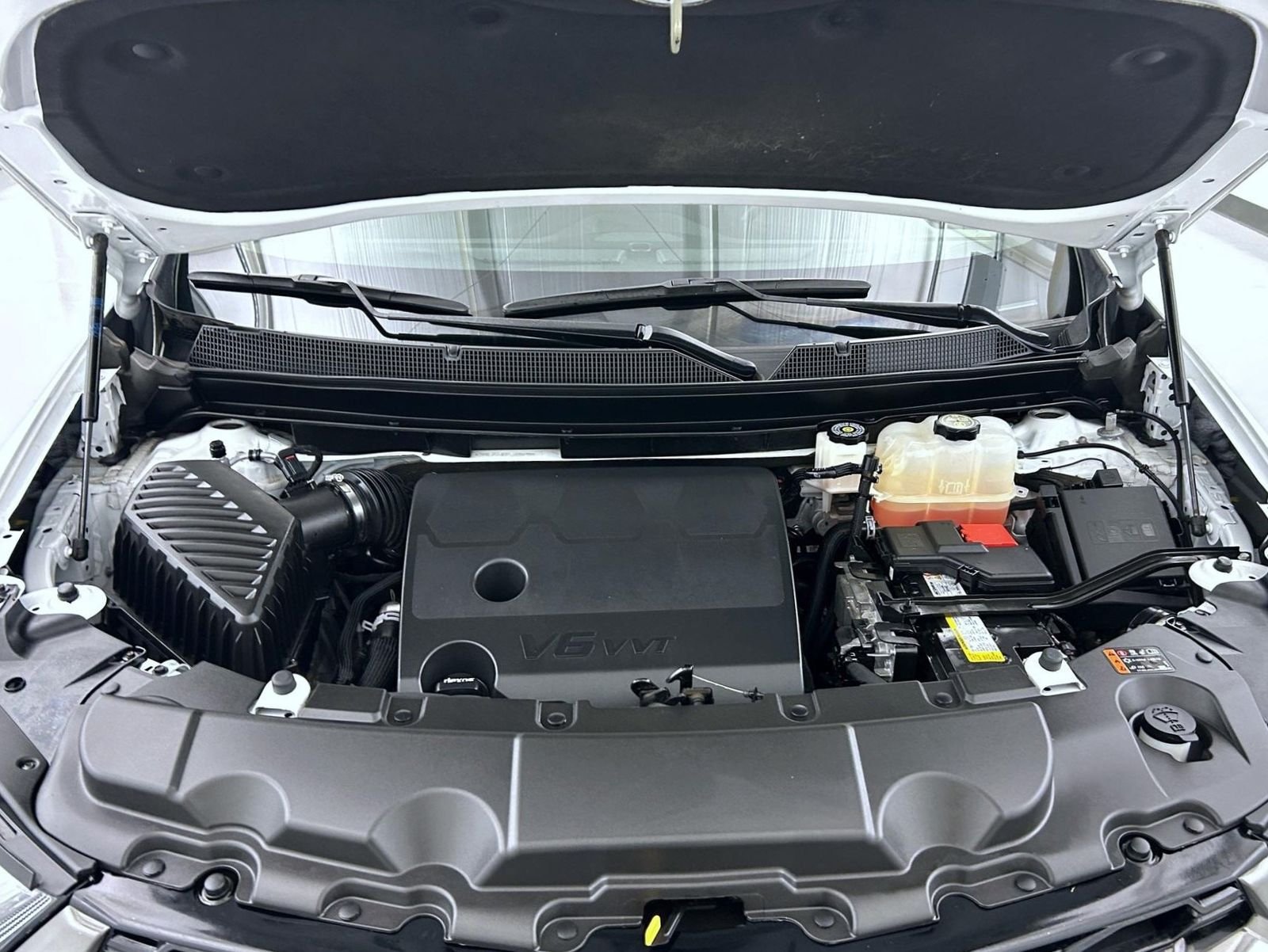 Used 2023 White Chevrolet Premier image 24