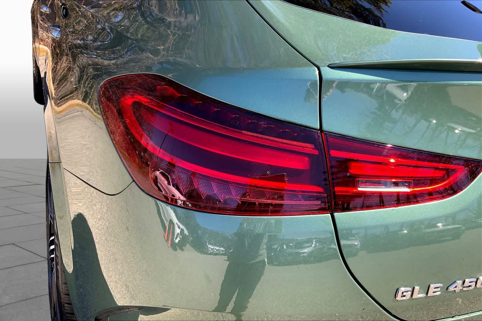 New 2026 MANUFAKTUR Ireland Mid Green Metallic Mercedes-Benz GLE 450 image 18