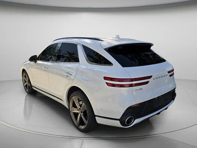 Used 2024 White Genesis 2.5T image 4