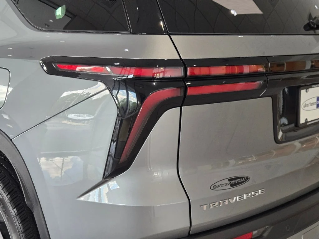 2027 Chevrolet Traverse LT - Photo 13