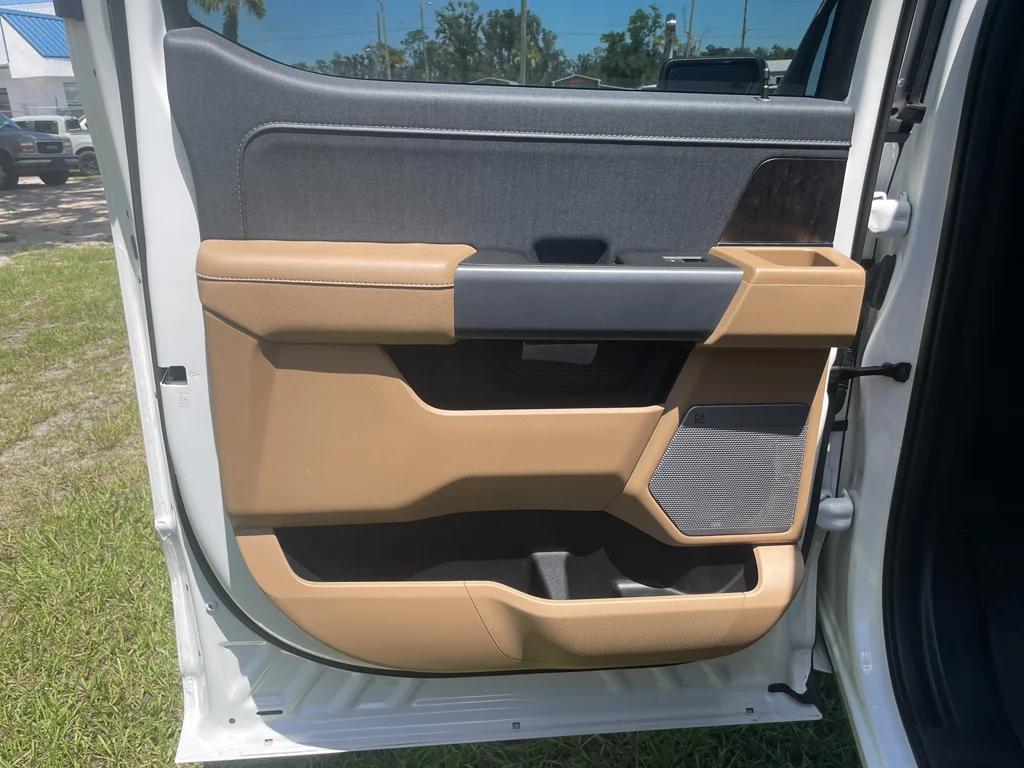 Used 2023 Star White Ford Lariat 4X4 Hybrid image 15