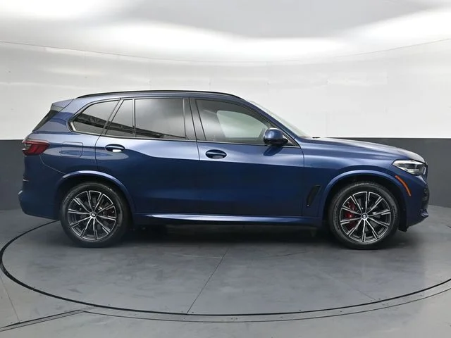 Used 2021 Blue BMW xDrive40i image 3