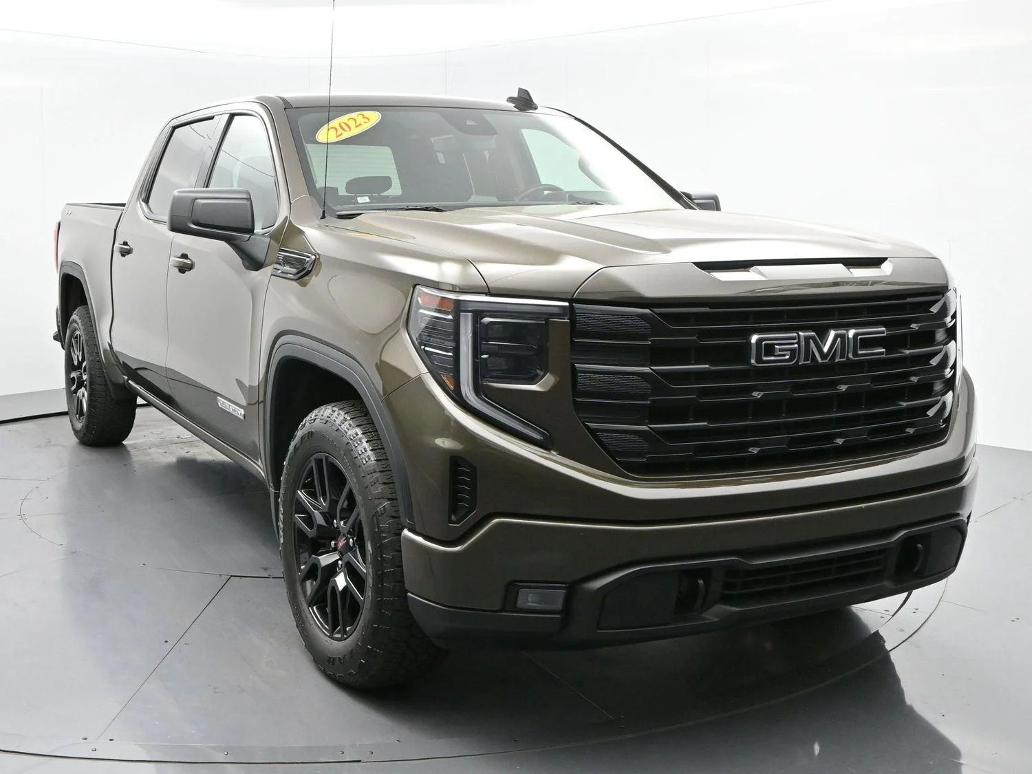 Used 2023 Deep Bronze Metallic GMC Elevation image 2