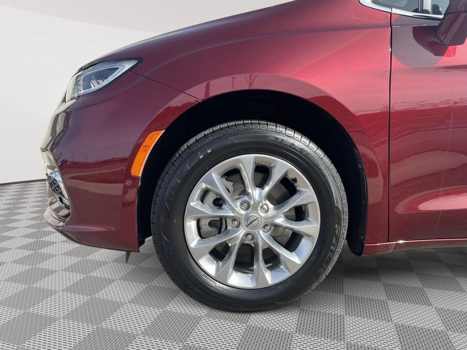 Used 2021 Velvet Red Pearlcoat Chrysler Touring L image 14
