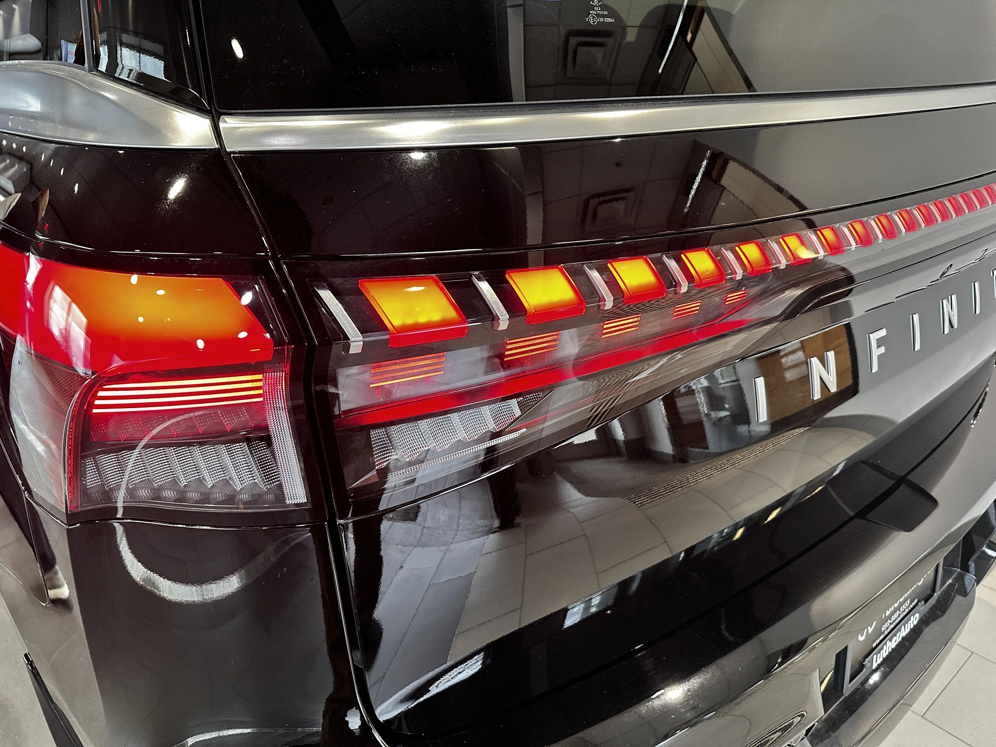 New 2026 BLACK OBSIDIAN INFINITI Luxe 4WD image 7