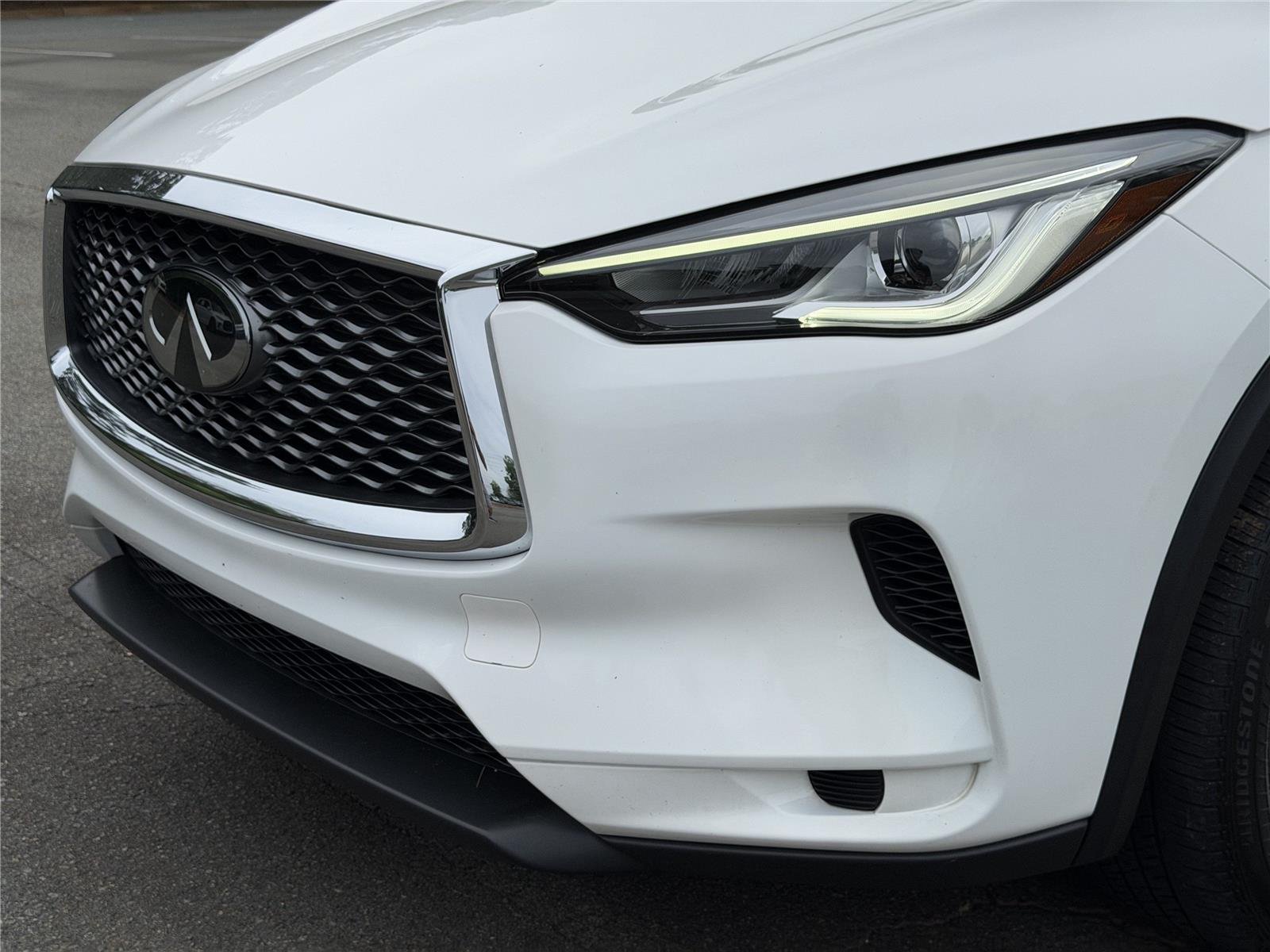 Used 2024 Lunar White INFINITI LUXE image 35