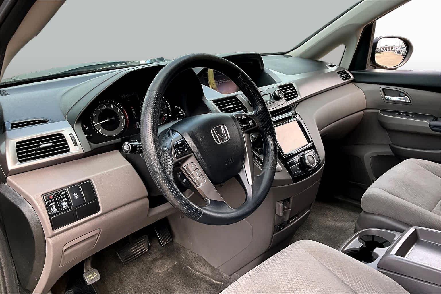 Used 2015 Modern Steel Metallic Honda EX image 17