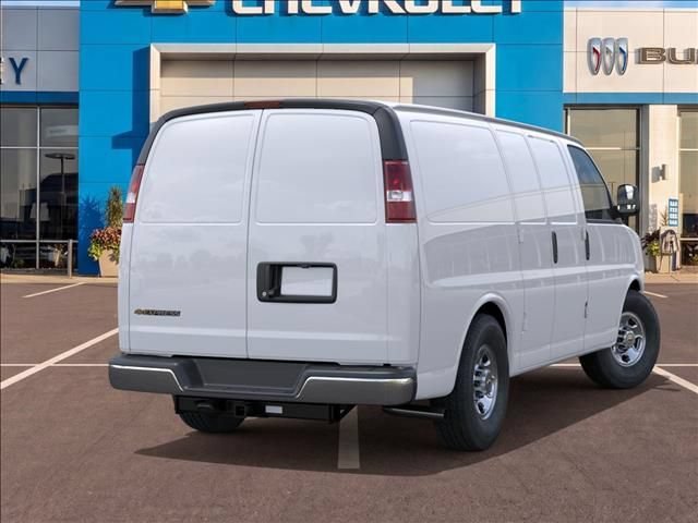 New 2026 Summit White Chevrolet WT image 4