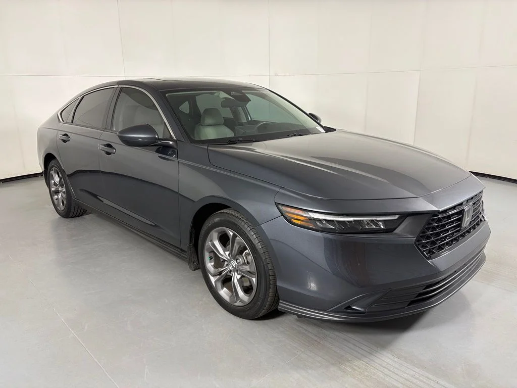 Used 2024  Honda EX image 3