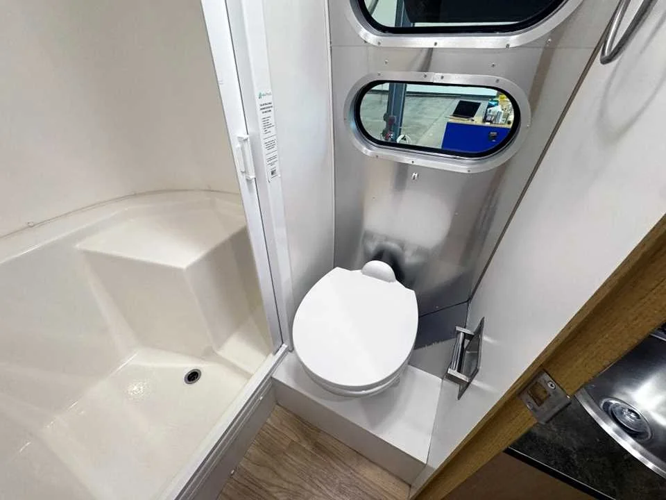 Used 2017 SILVER AIRSTREAM  image 25