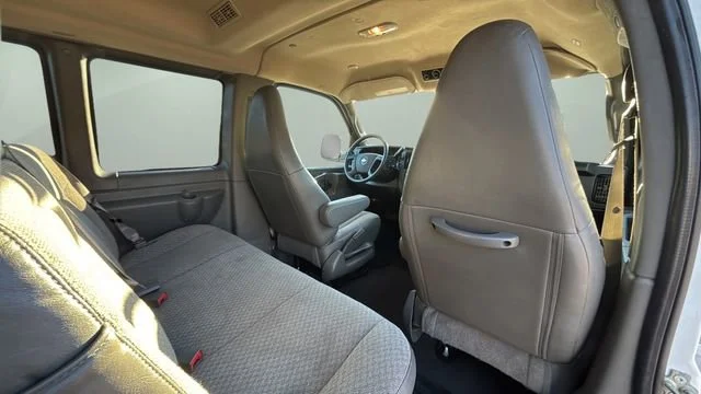 Used 2024 Summit White Chevrolet 1LT image 39