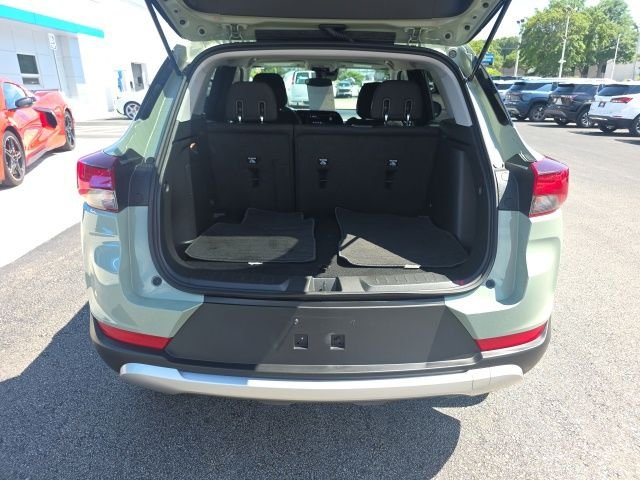Used 2026 Green Chevrolet LT image 30