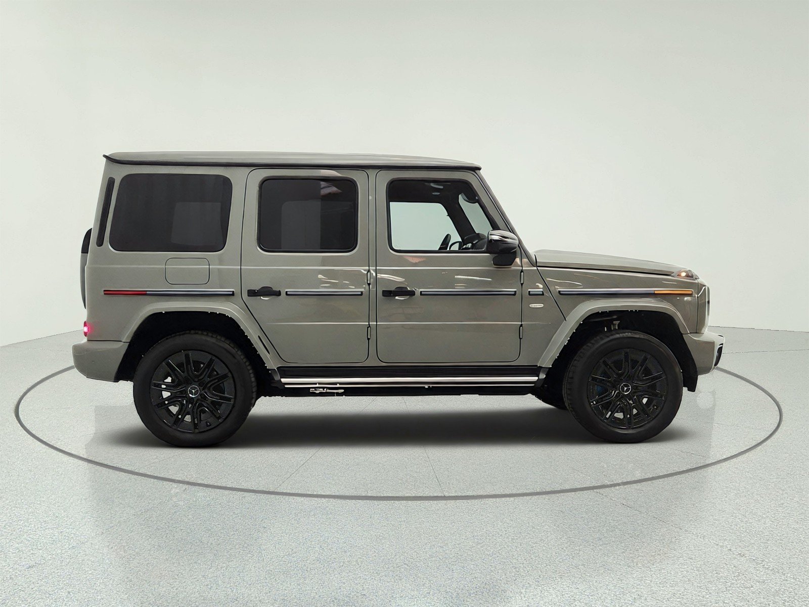Certified Used 2025 MANUFAKTUR Arabian Grey Mercedes-Benz G 580e SUV image 4