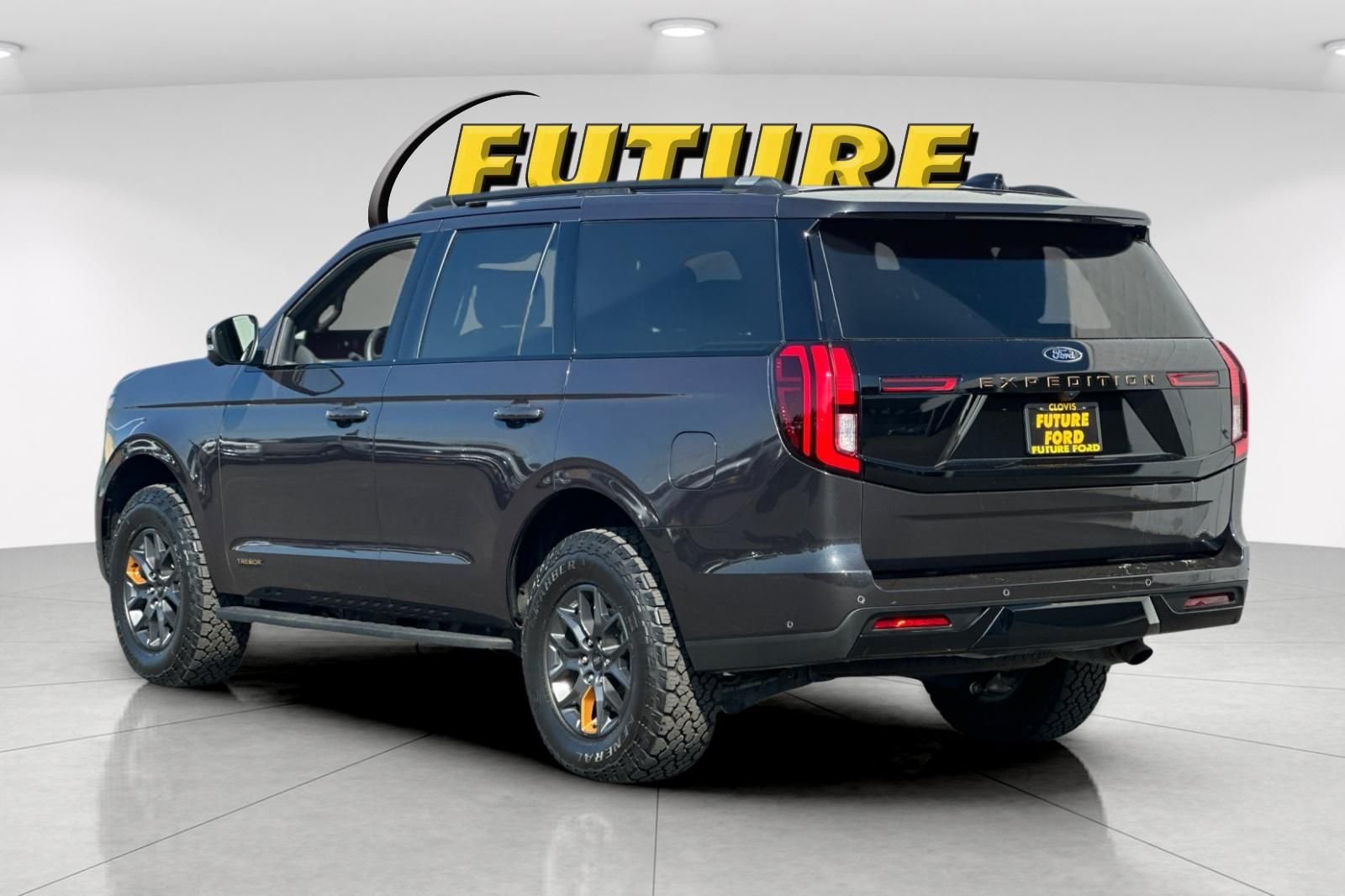 Used 2025 Gray Ford Tremor image 6
