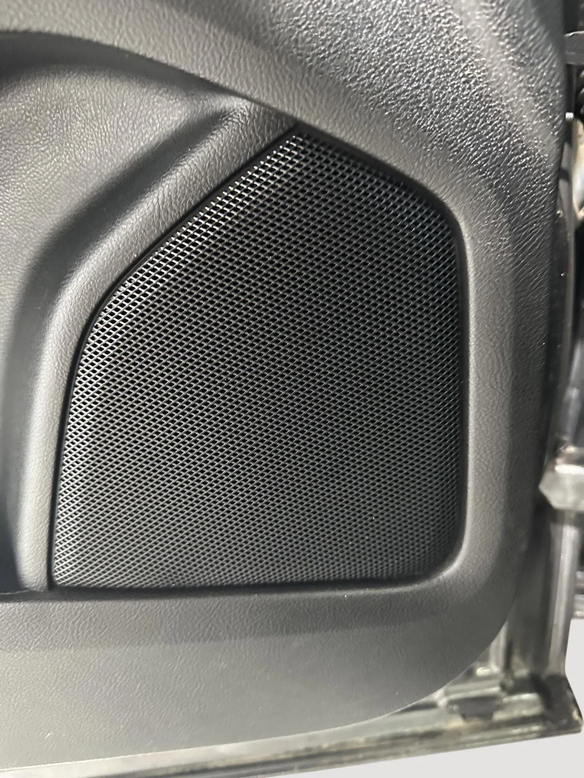 Used 2018 Magnetic Metallic Ford SEL image 21