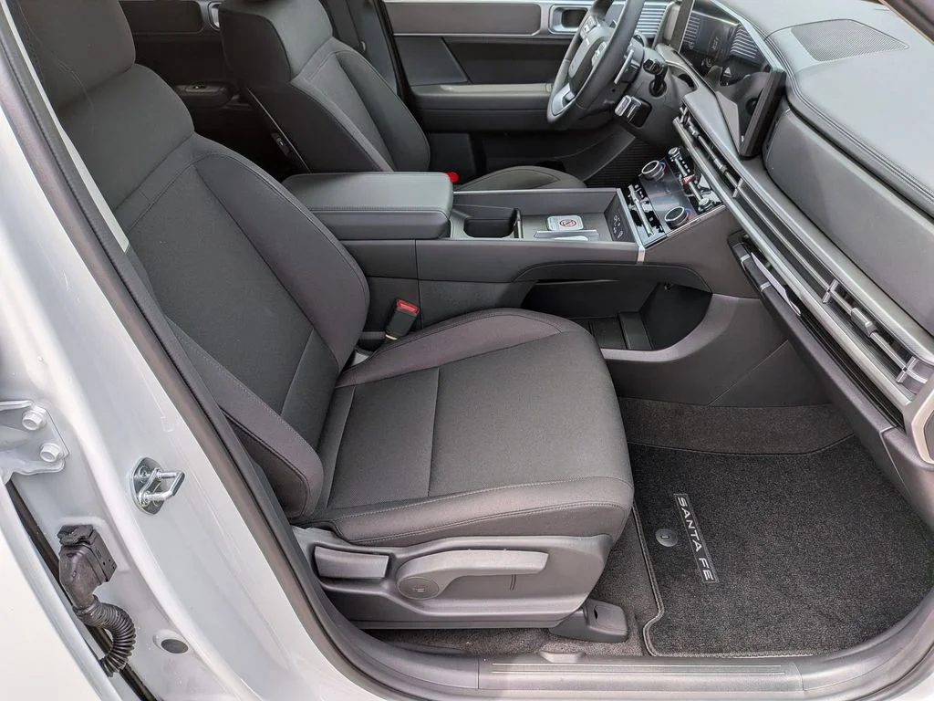 New 2026 White Hyundai SE image 31