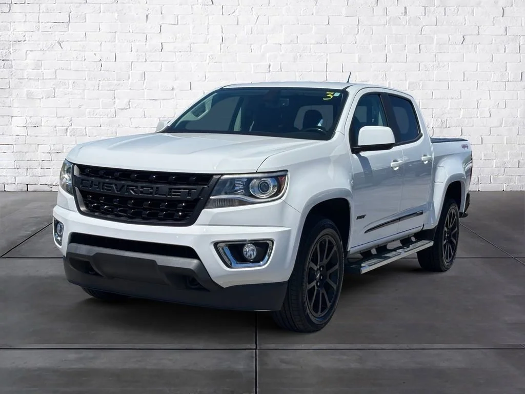 Used 2020 SUMMIT WHITE Chevrolet 4WD LT image 2
