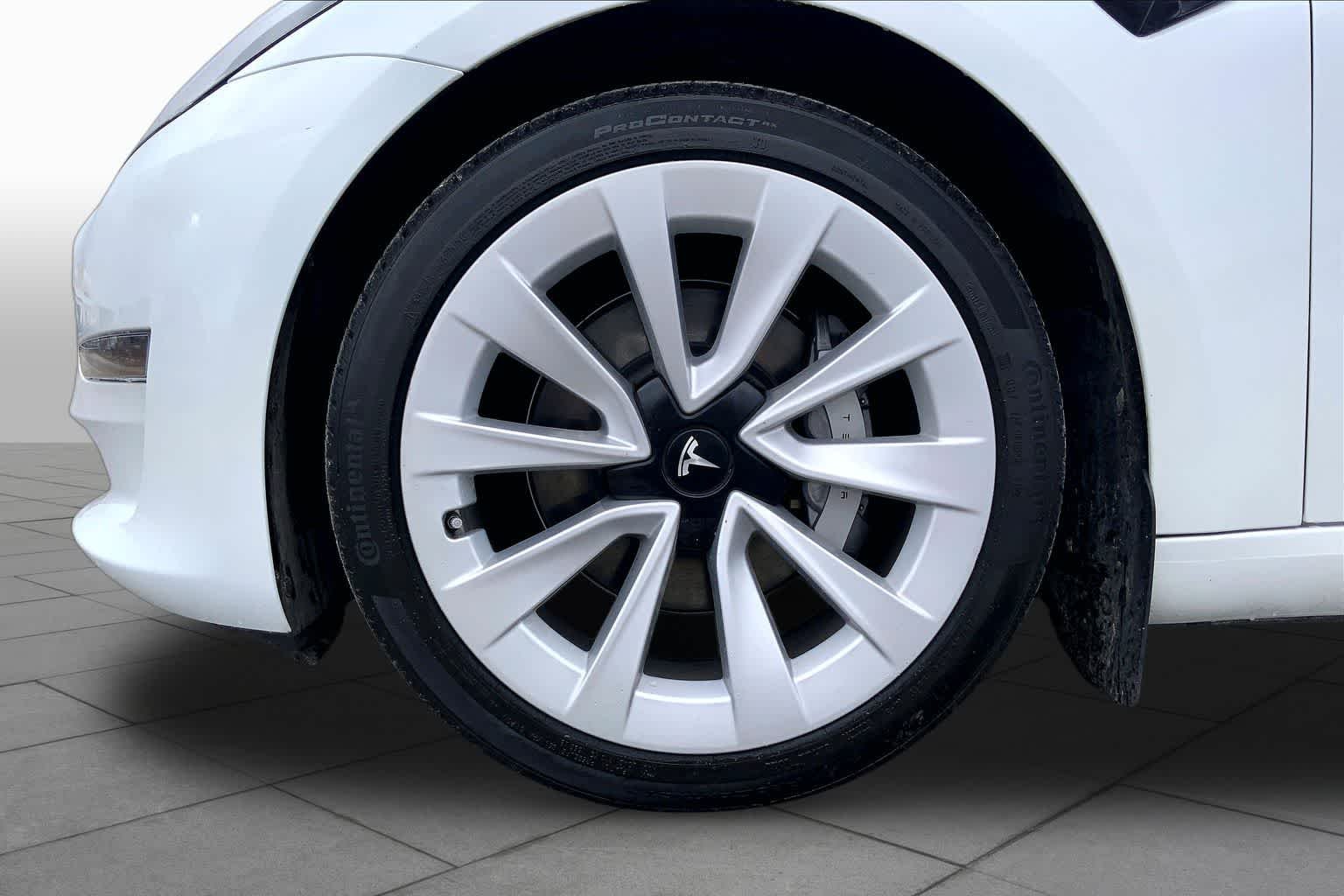 Used 2023 Pearl White Multi-Coat Tesla  image 10