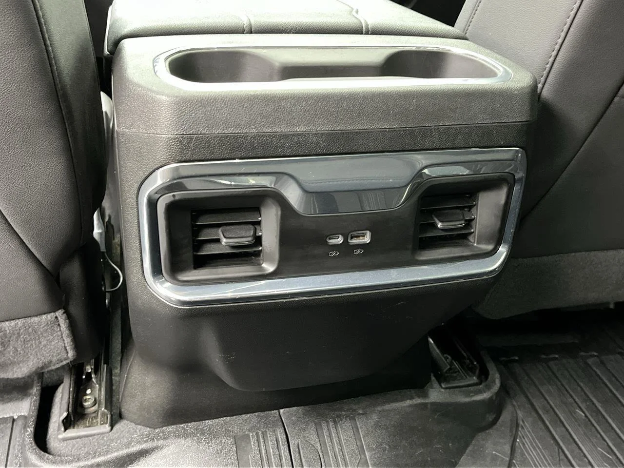 Used 2025 Sterling Metallic GMC Elevation image 14