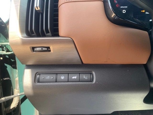 Used 2025 Black Nissan Platinum image 15