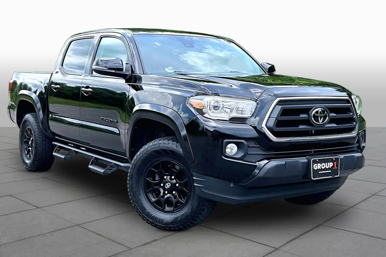 Used 2022 Midnight Black Metallic Toyota SR5 image 3