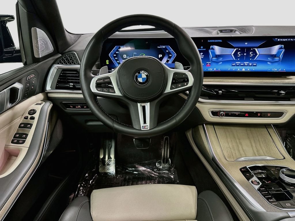 Used 2026 Black BMW M60i image 23