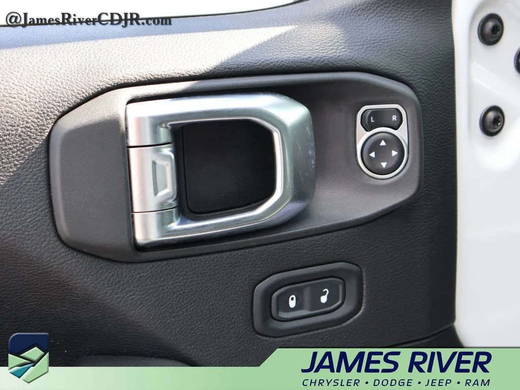 Used 2023 White Jeep Rubicon 4xe image 21