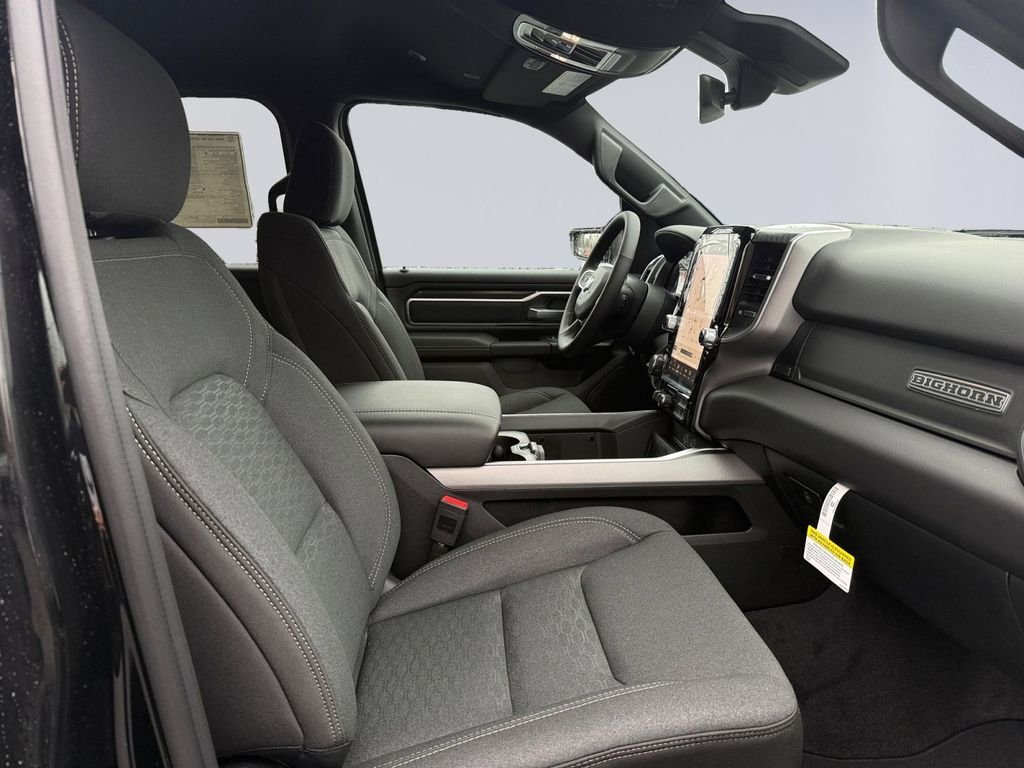 New 2026 Diamond Black Crystal Pearl-Coat Exterior Paint RAM Big Horn/Lone Star image 17