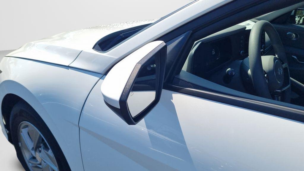 New 2026 White Hyundai SE image 28
