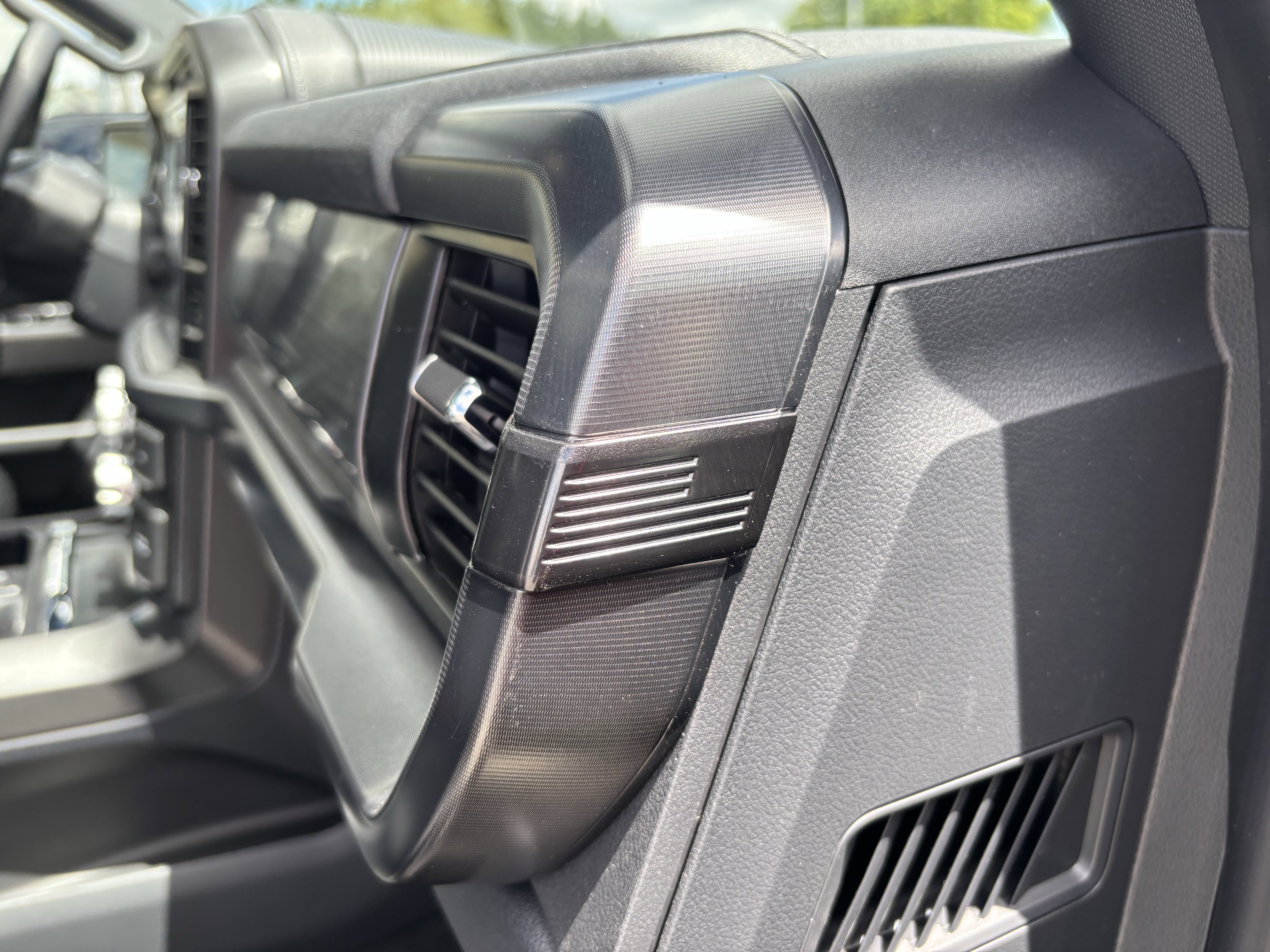 Used 2025 Black Ford LARIAT image 44