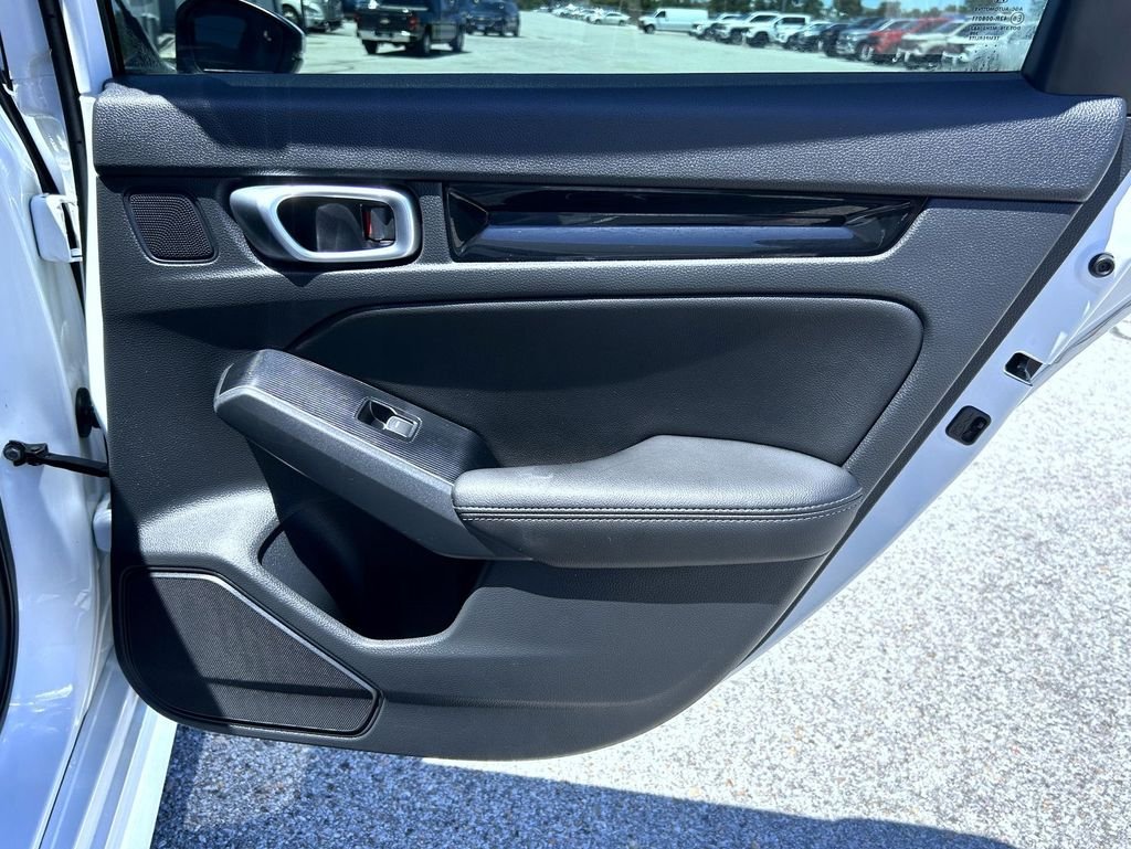 Used 2023 White Honda Touring image 18