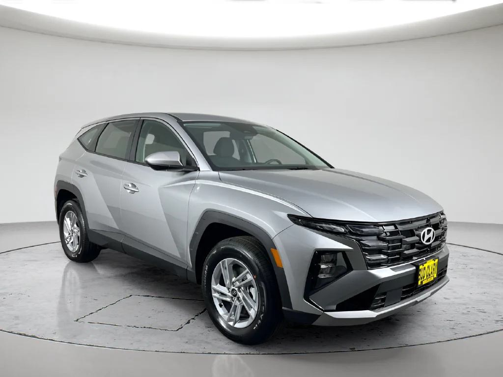 New 2026 Silver Hyundai SE image 3