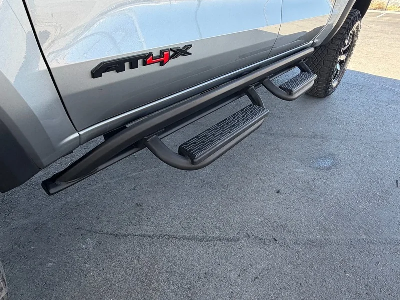 Used 2023 Sterling Metallic GMC AT4X image 33