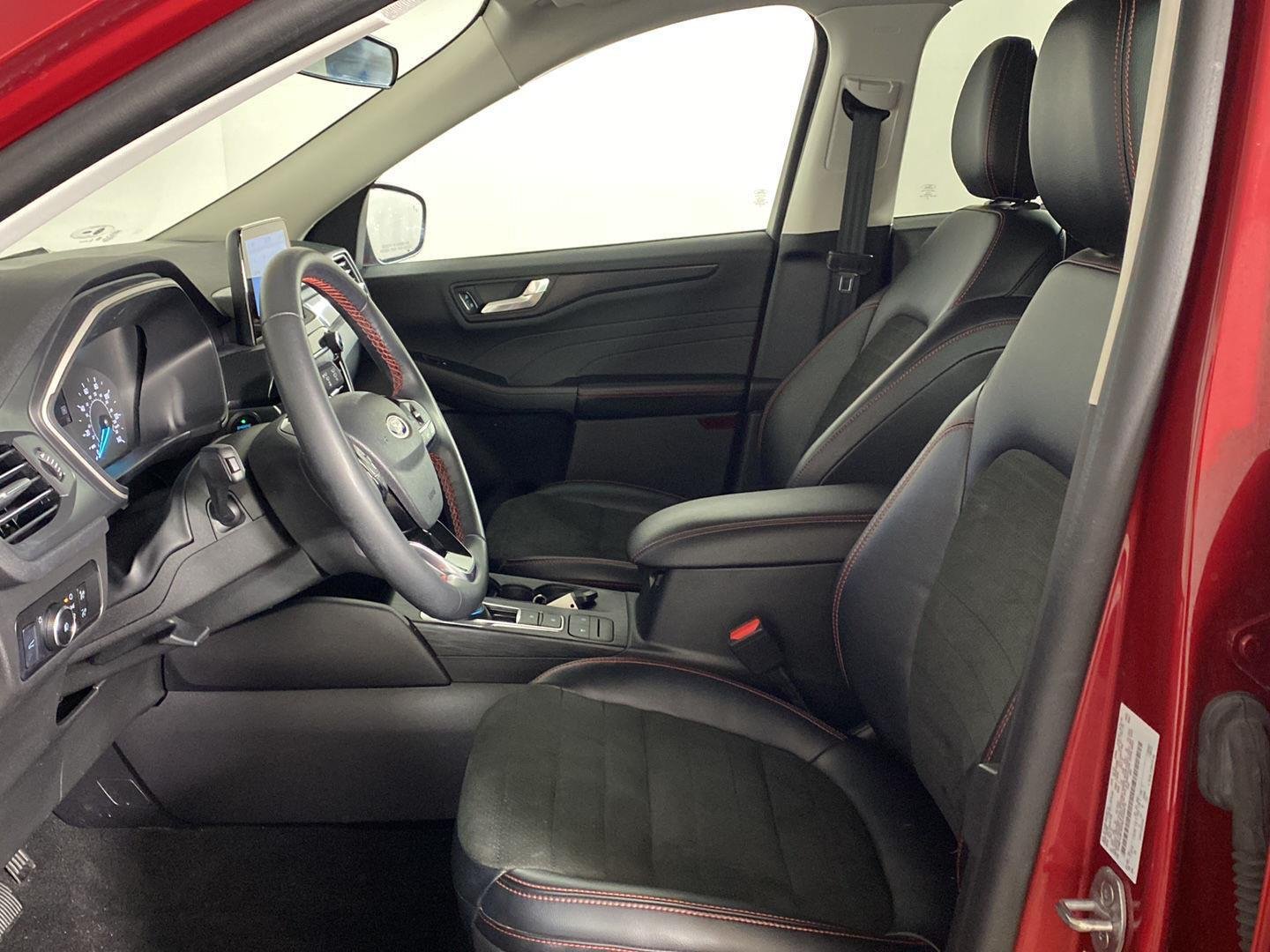 Used 2022 Rapid Red Metallic Tinted Clearcoat Ford SEL image 26
