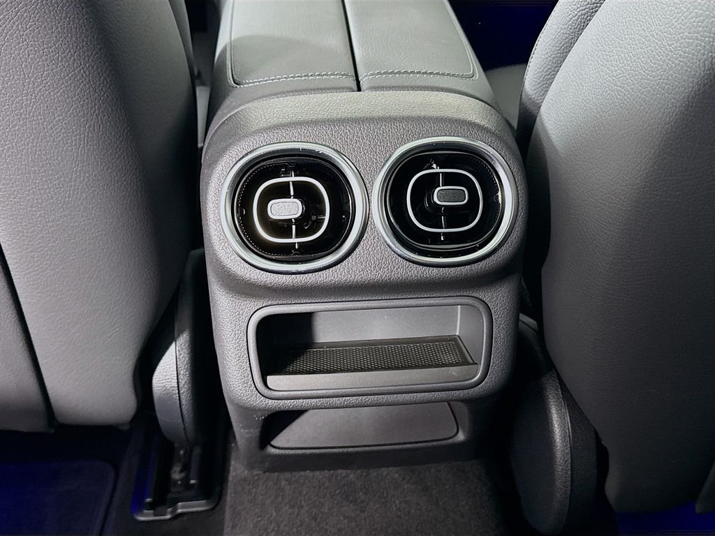 Used 2026 Black Mercedes-Benz GLC 300 image 26