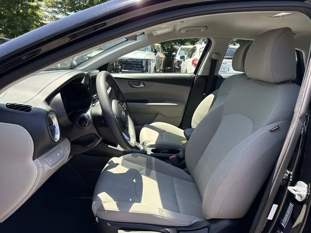 Used 2019 Black Kia LXS image 13
