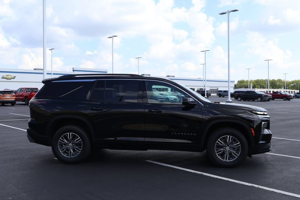 2027 Chevrolet Traverse LT - Photo 9