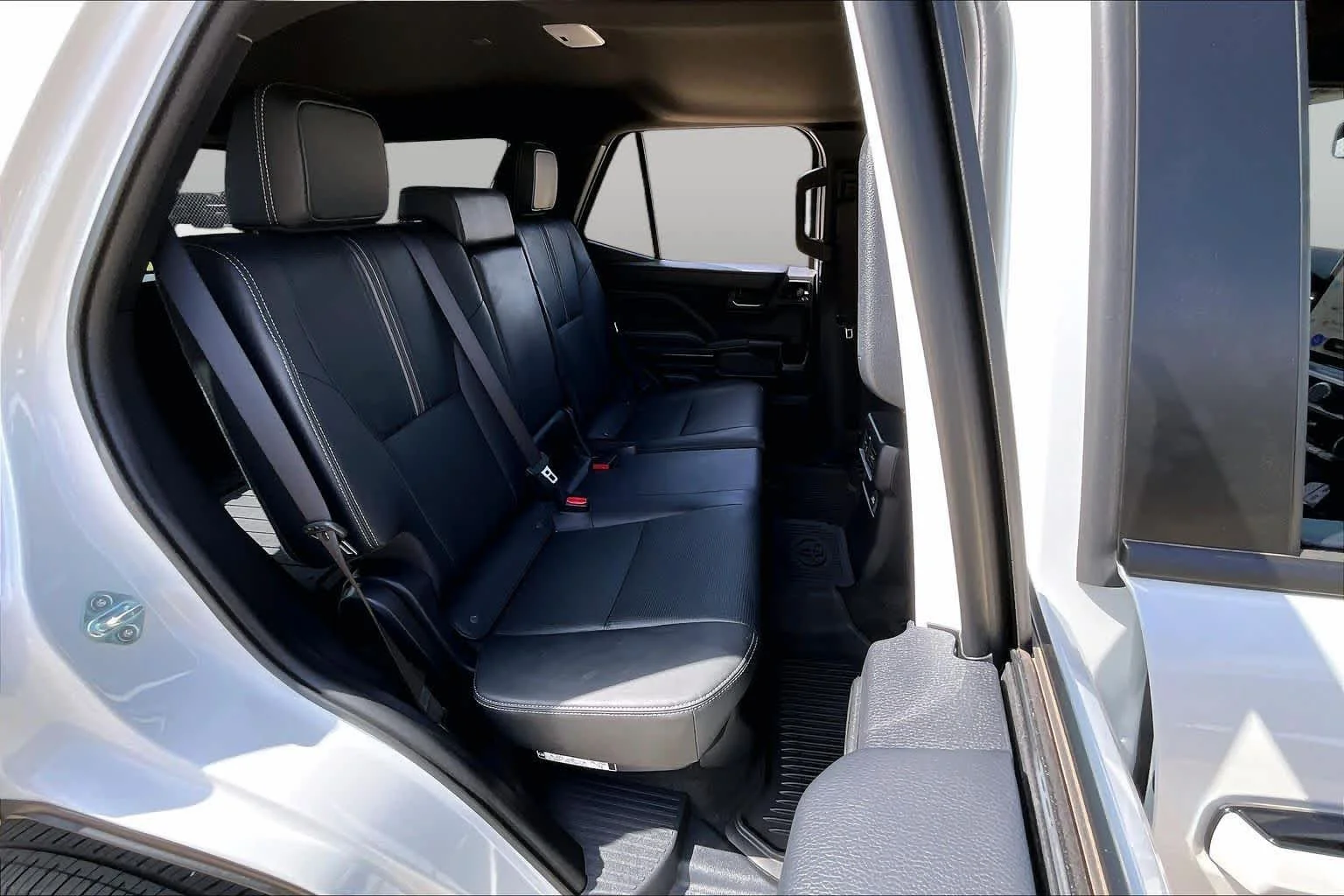 Used 2026 Wind Chill Pearl Toyota Limited image 19