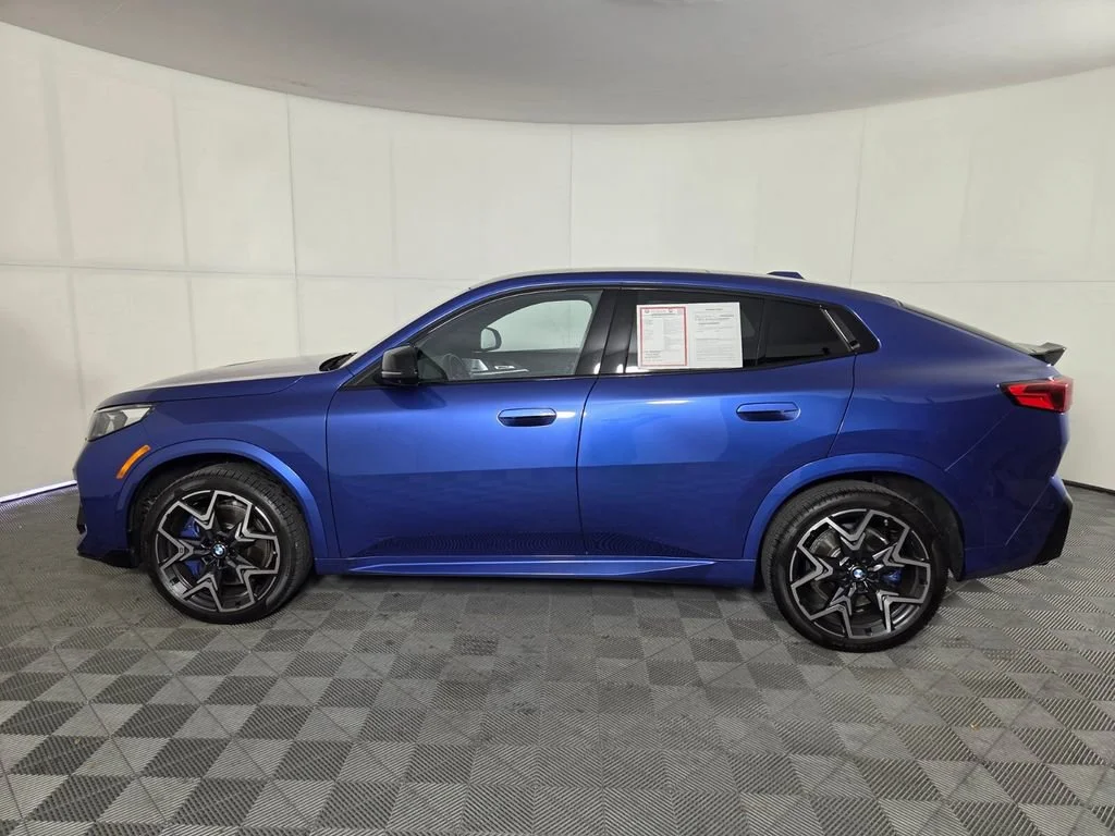 Used 2025 Blue Metallic BMW M35i image 9