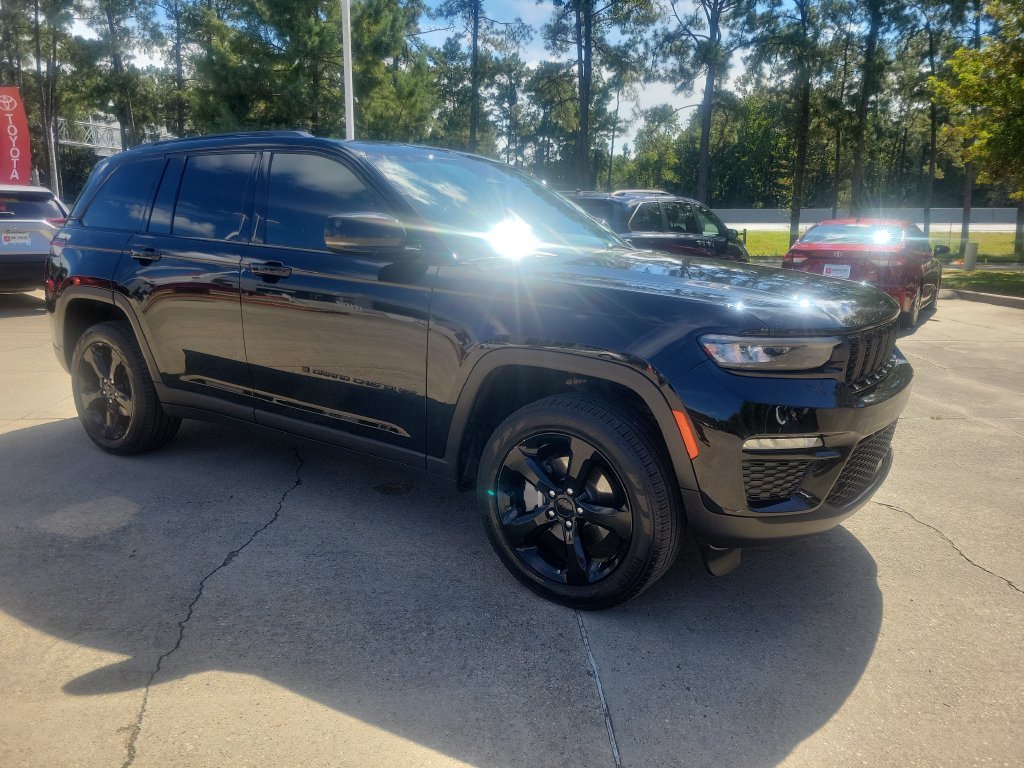 Used 2025 Black Jeep Limited image 9