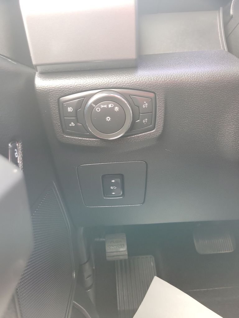 Used 2016 Gray Ford XLT image 34