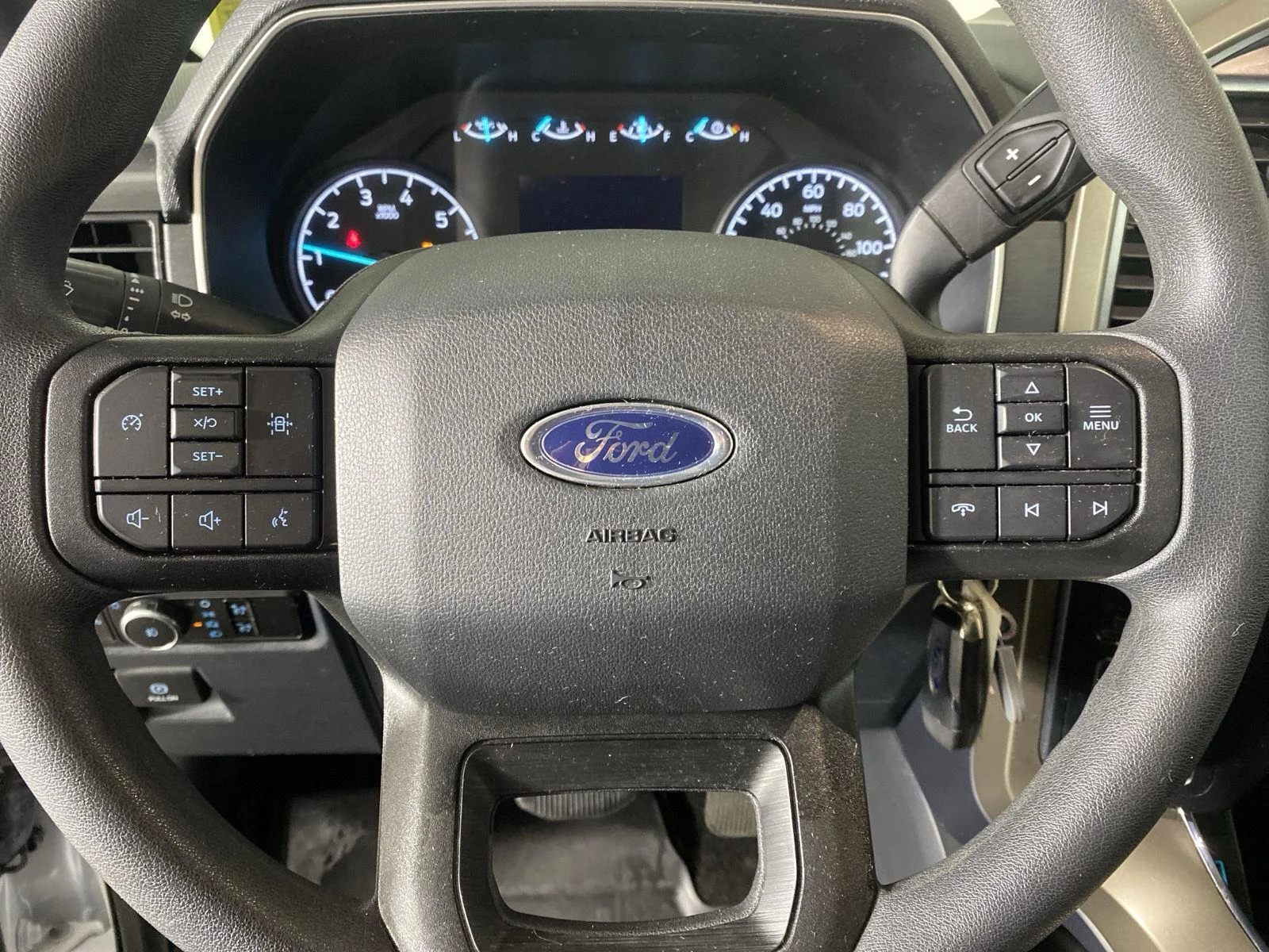 Used 2023 Oxford White Ford XL image 21